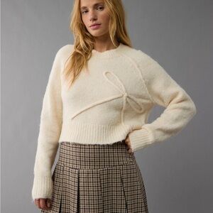 American Eagle Women’s Cropped Crew Neck Bow Sweater Size Small